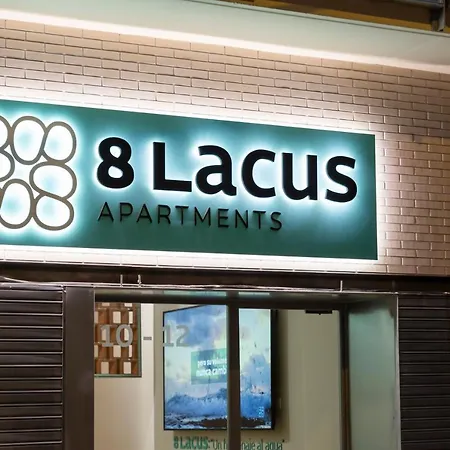 8 Lacus * הוספיטלט דה יוברגאט